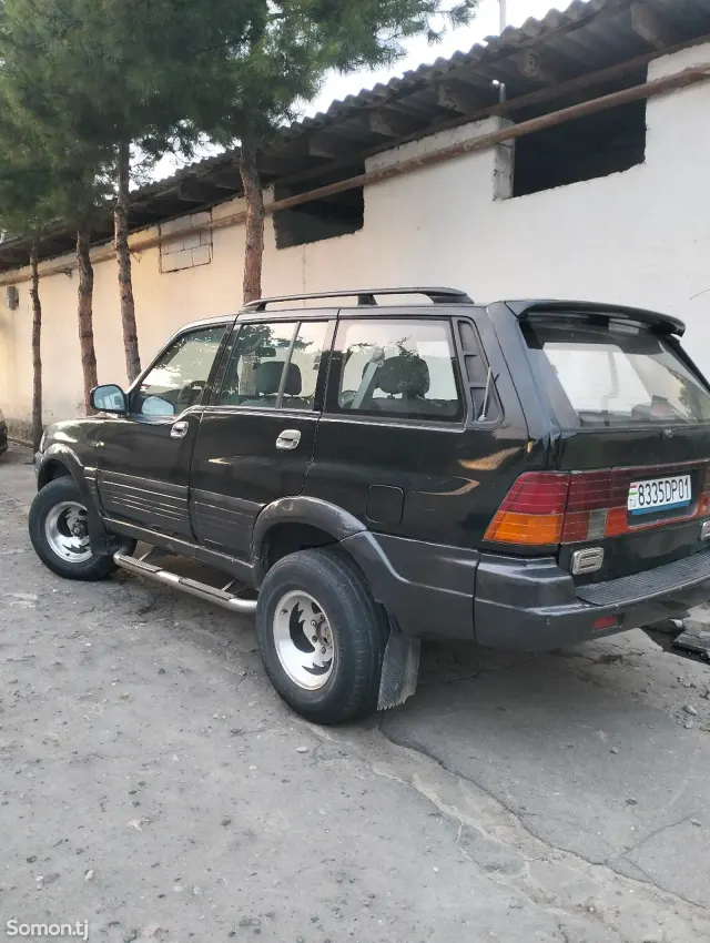Ssang Yong Musso 1995 · 2.5 MT