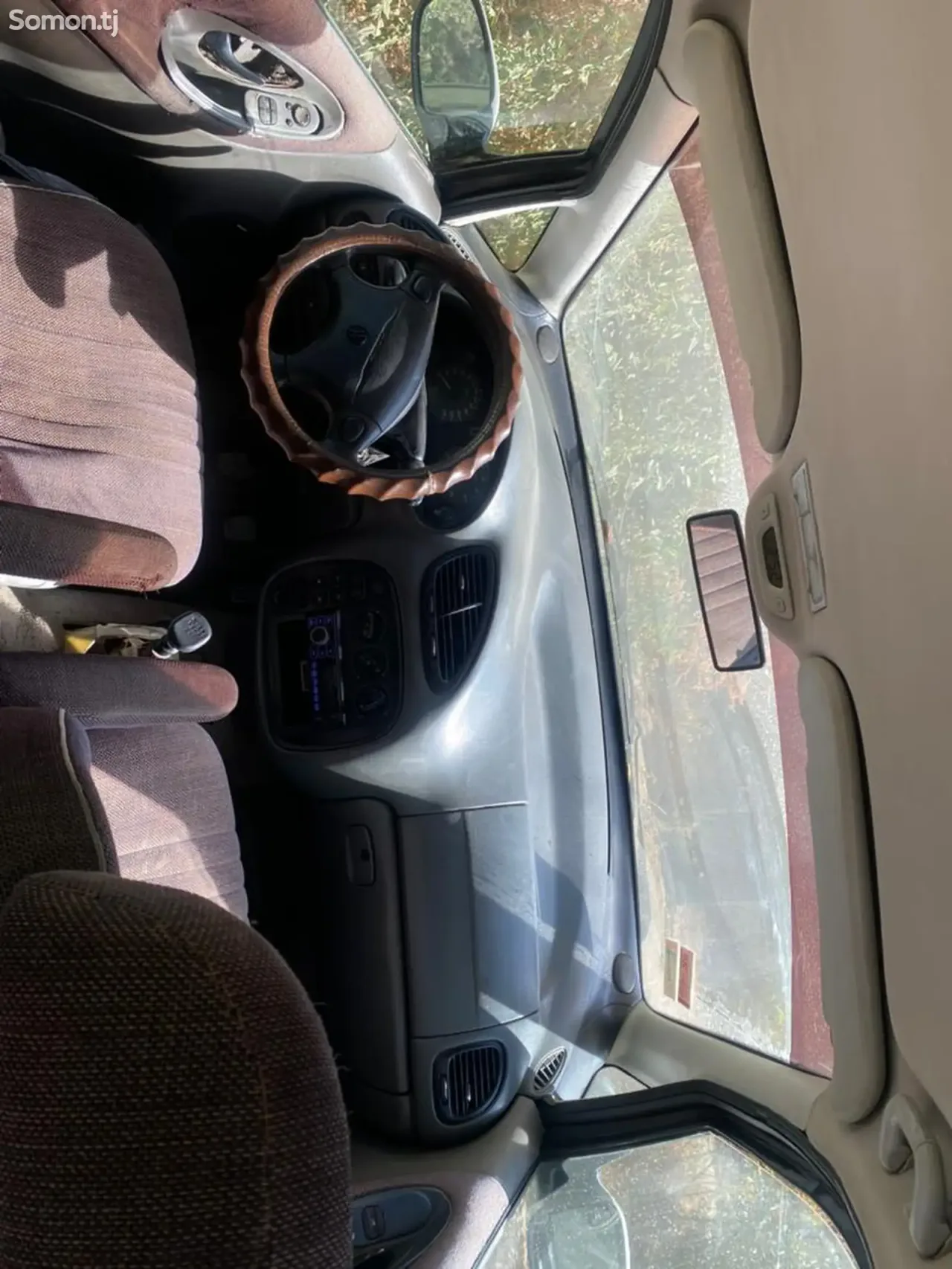 Volkswagen Touran 1997 · 1.8 MT