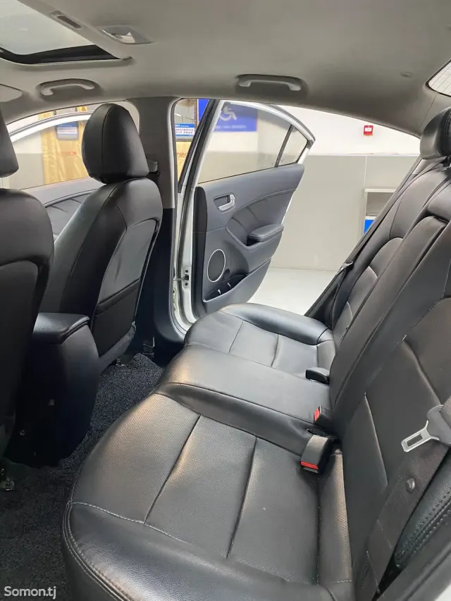 Kia K3 2016 · 1.6 AT
