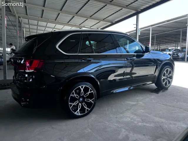 BMW X5 2016 · 3.0 AT