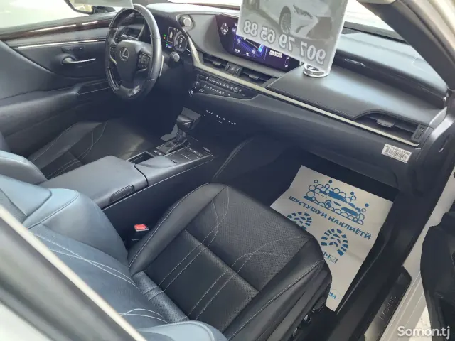 Lexus ES series 2019 · 3.0 AT