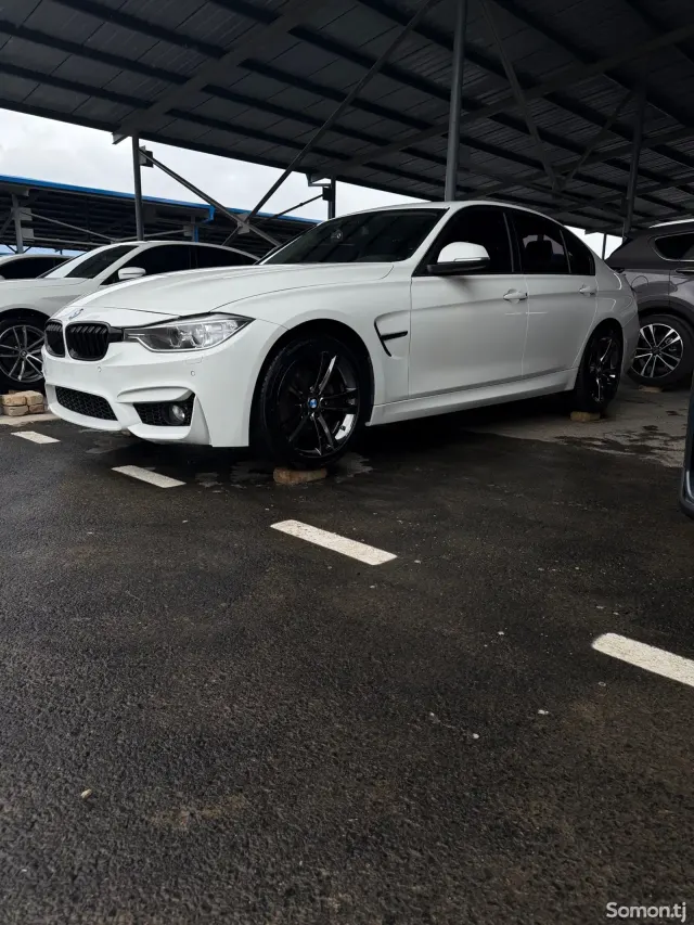 BMW 3 series 2015 · 2.0 AT