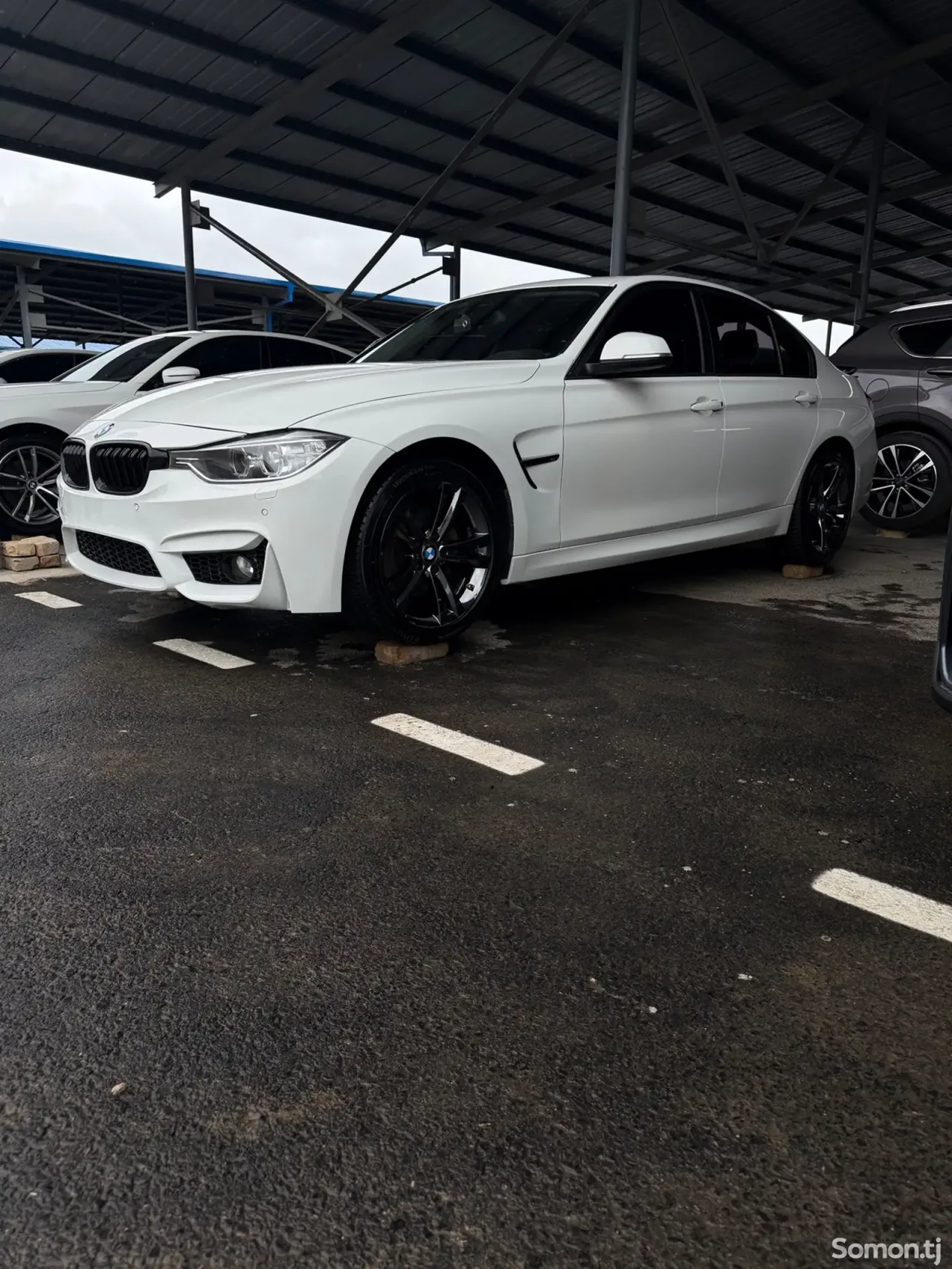 BMW 3 series 2015 · 2.0 AT