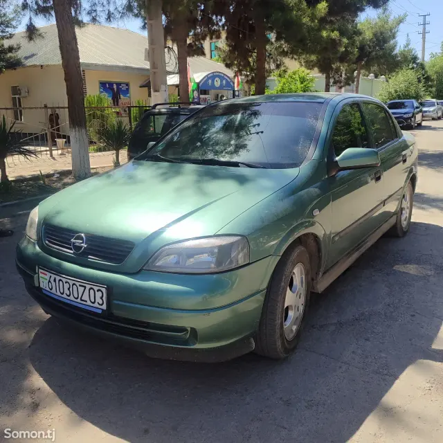 Opel Astra G 1999 · 1.6 MT