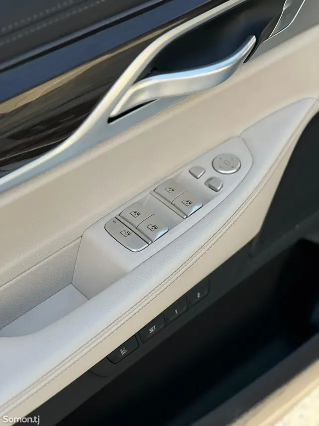 BMW 7 series 2021 · 3.0 AT