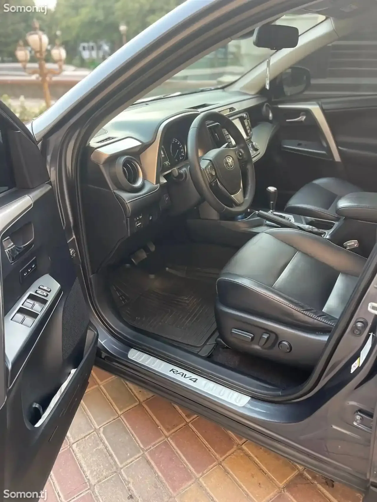 Toyota RAV 4 2017 · 2.5 AT