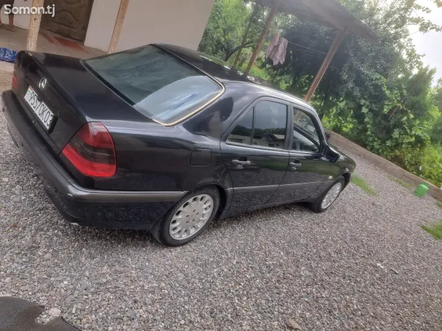 Mercedes-Benz C class 2000 · 1.8 MT