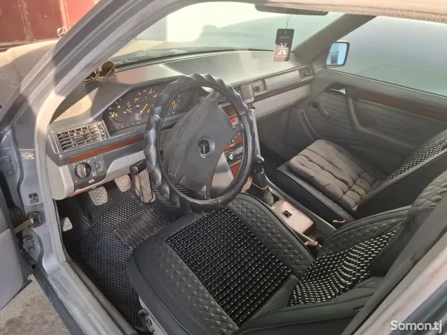Mercedes-Benz C class 1992 · 2.0 MT