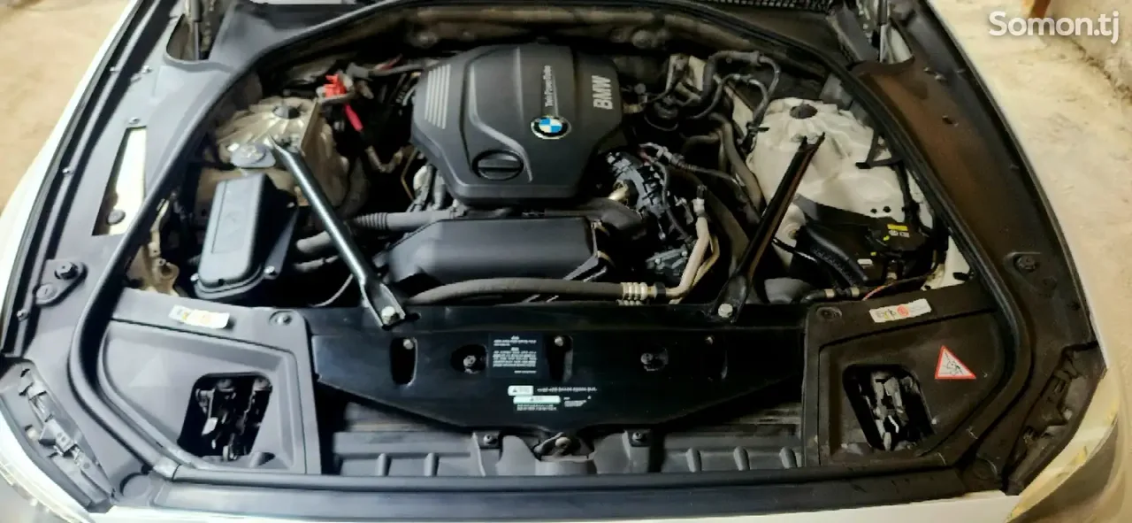 BMW 5 series 2015 · 2.0 AT