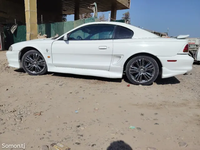 Ford Mustang 1998 · 3.8 AT