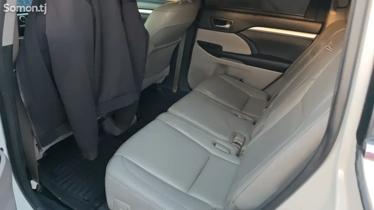 Toyota Highlander 2017 · 3.5 AT