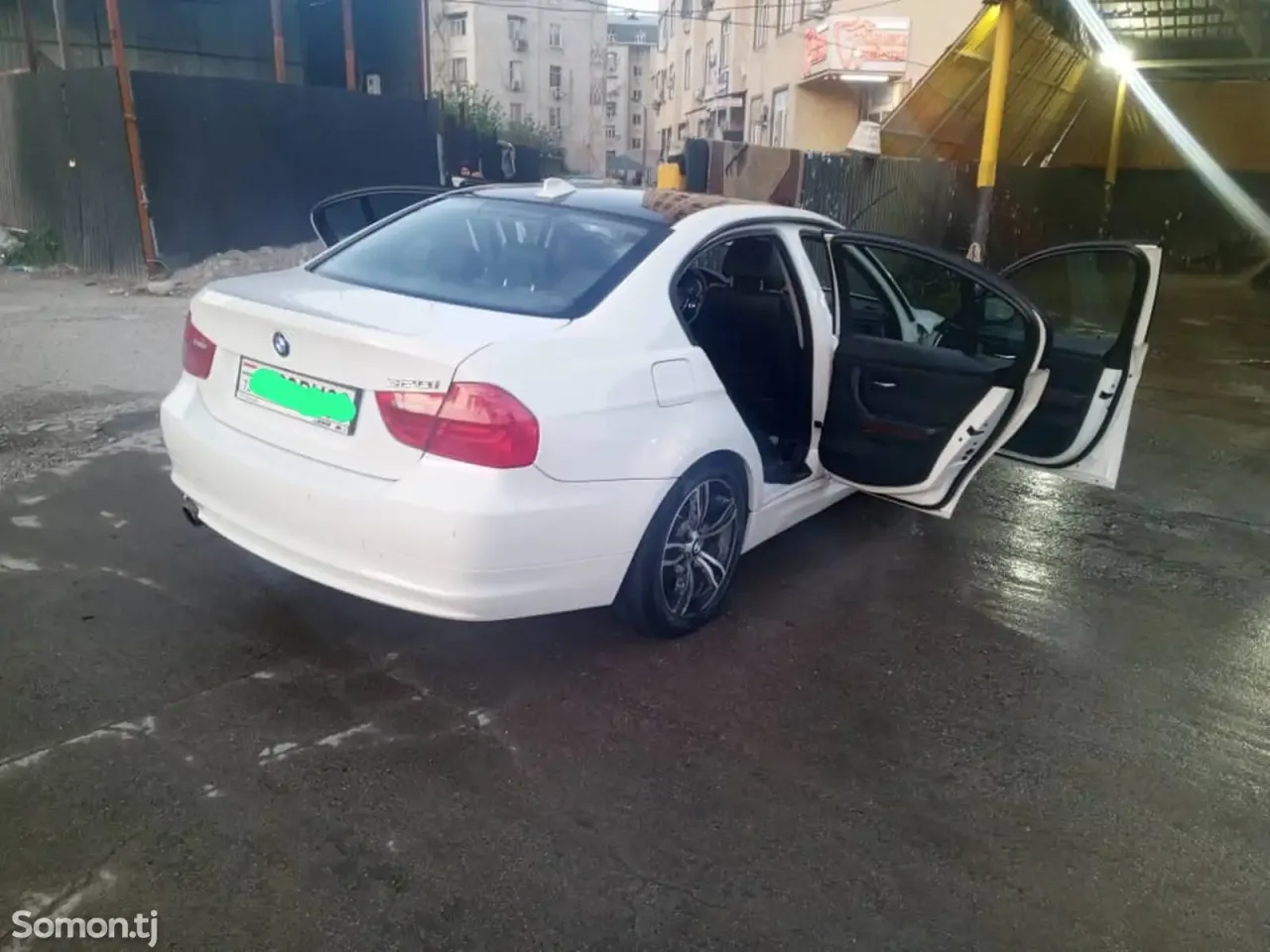 BMW 3 series 2010 · 2.0 AT
