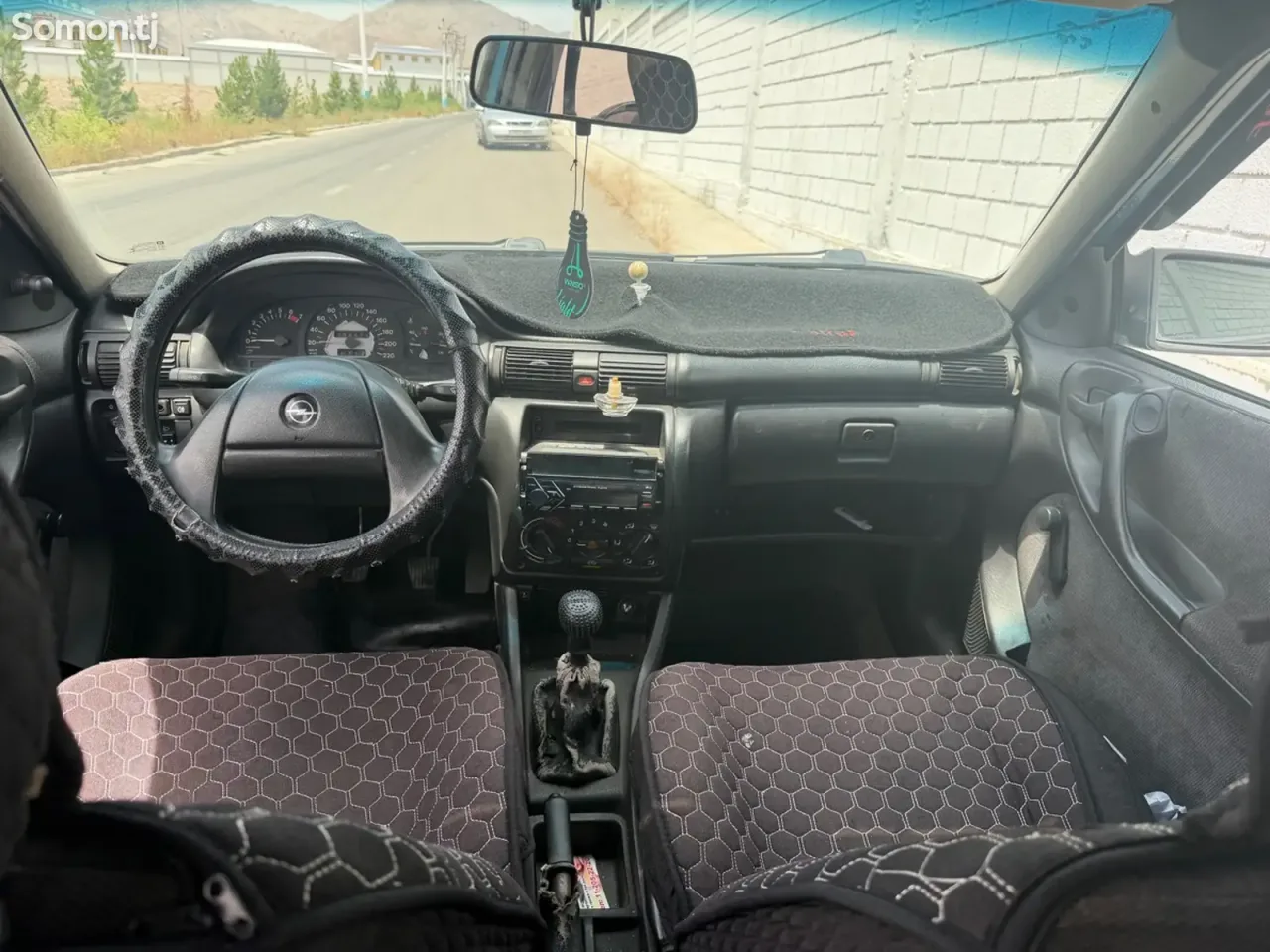 Opel Astra F 1993 · 1.6 MT