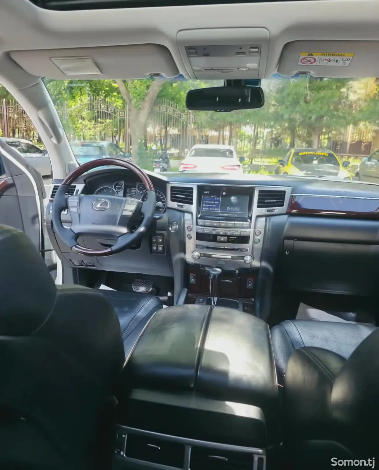 Lexus LX series 2013 · 5.7 AT