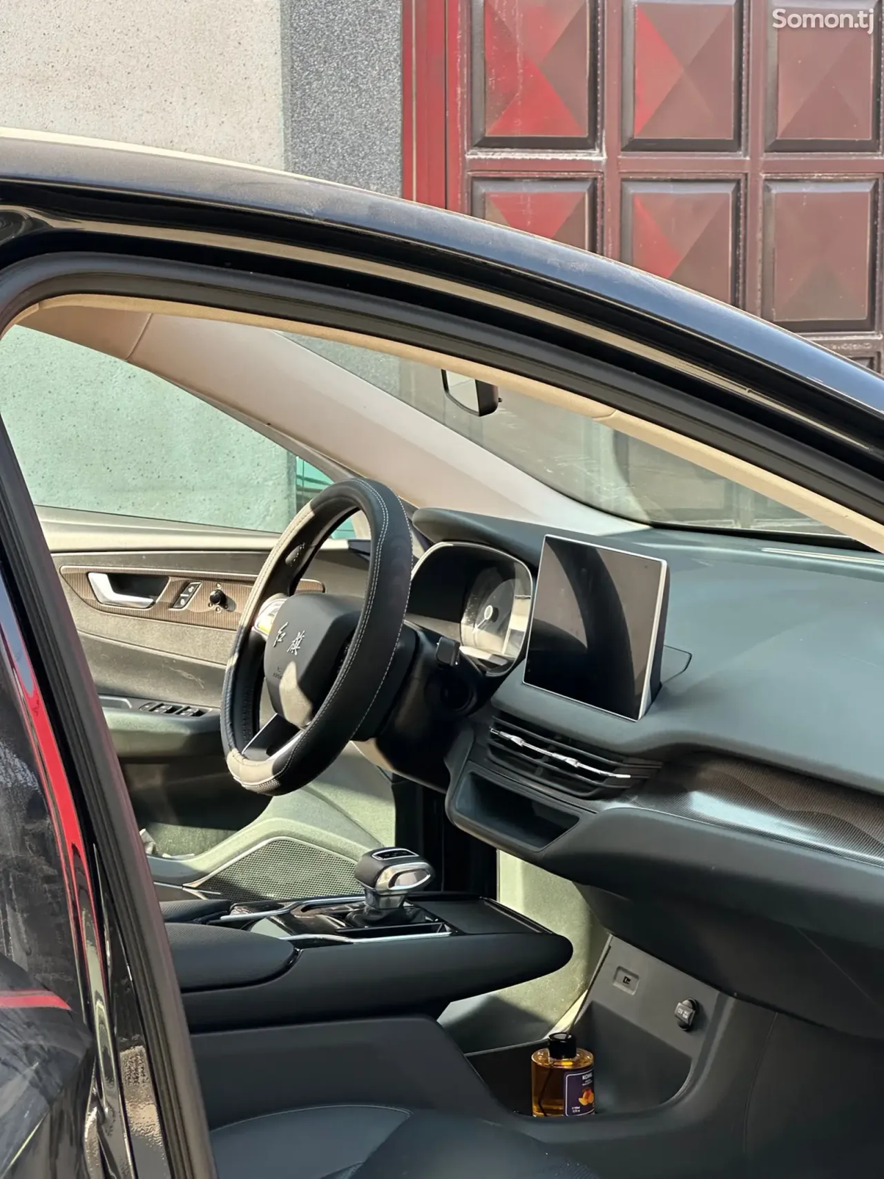 Hongqi E-QM5 2022 · 4.0 AT