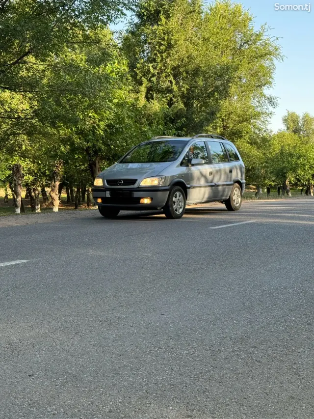 Opel Zafira 2000 · 1.8 MT