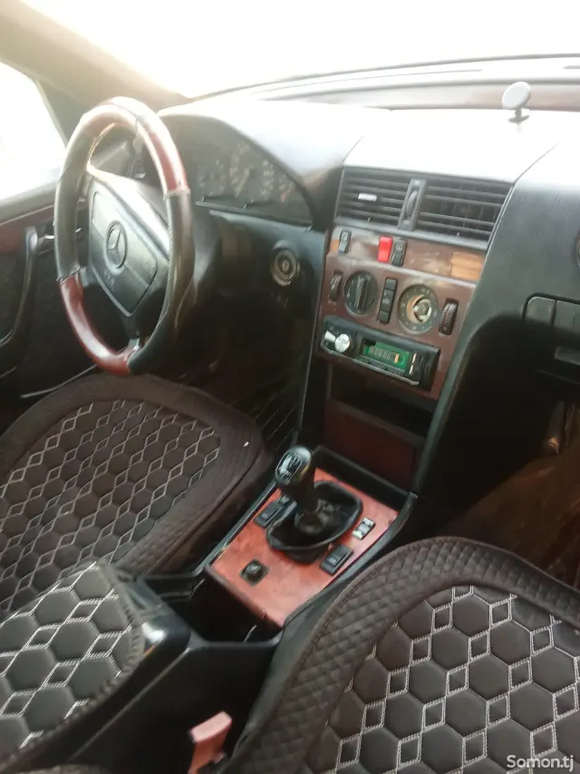 Mercedes-Benz C class 1995 · 1.8 MT