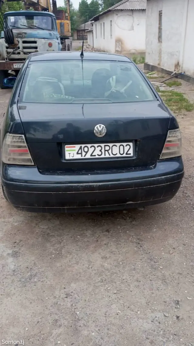 Volkswagen Bora 2000 · 2.0 MT