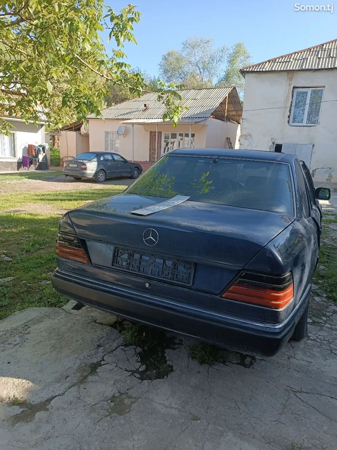 Mercedes-Benz W124 1993 · 2.0 MT