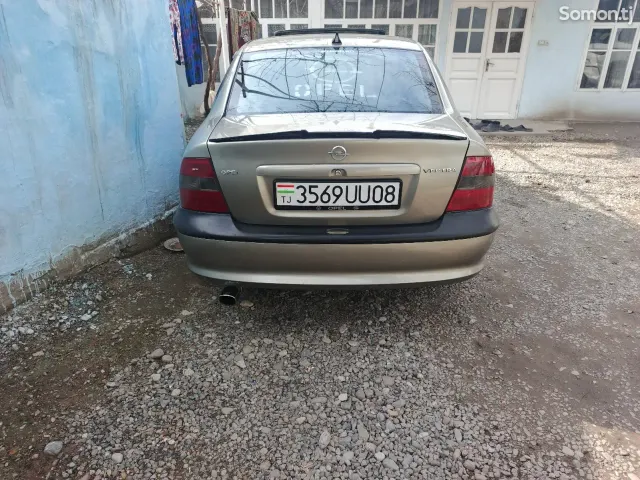 Opel Vectra B 1996 · 1.6 MT