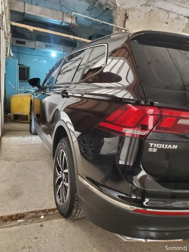 Volkswagen Tiguan 2021 · 2.0 AT