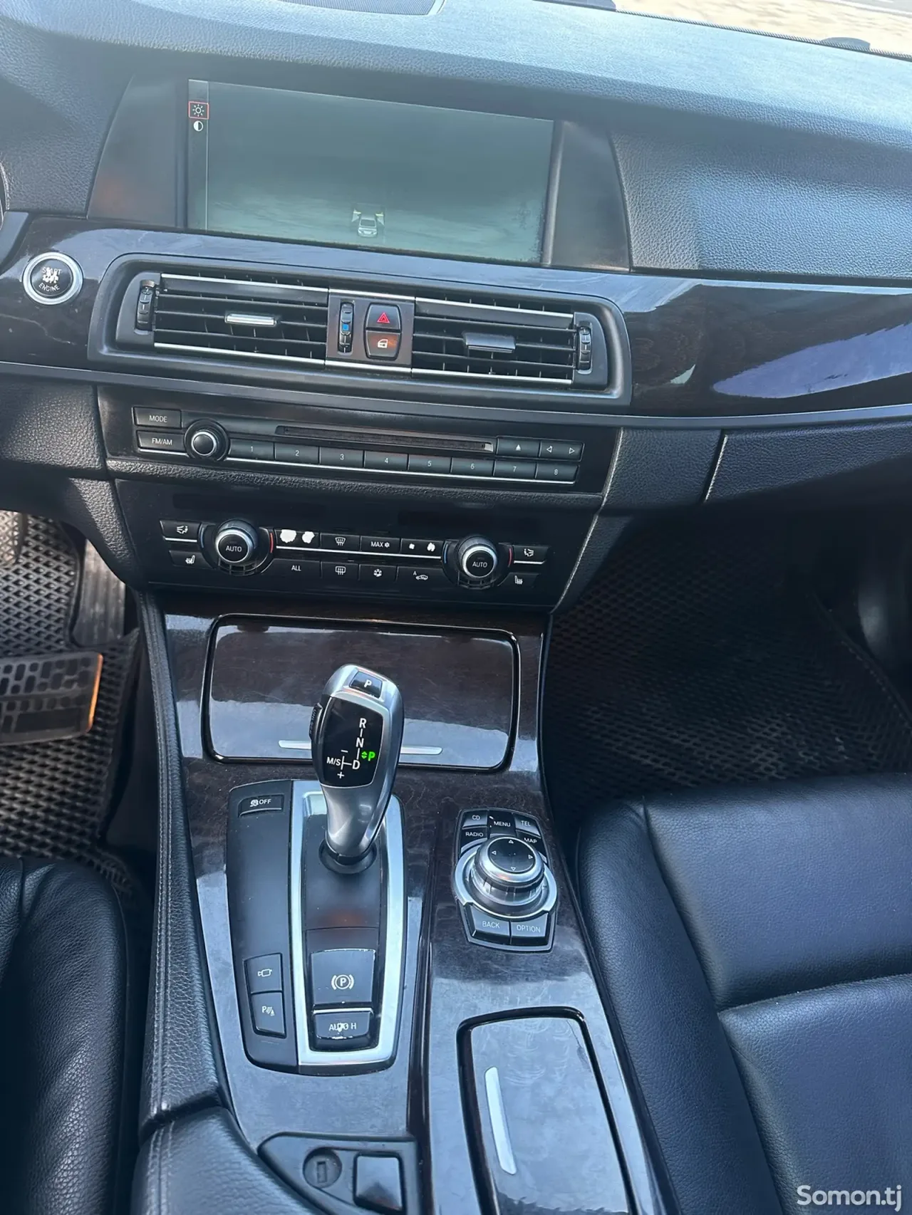 BMW M5 2011 · 2.8 AT
