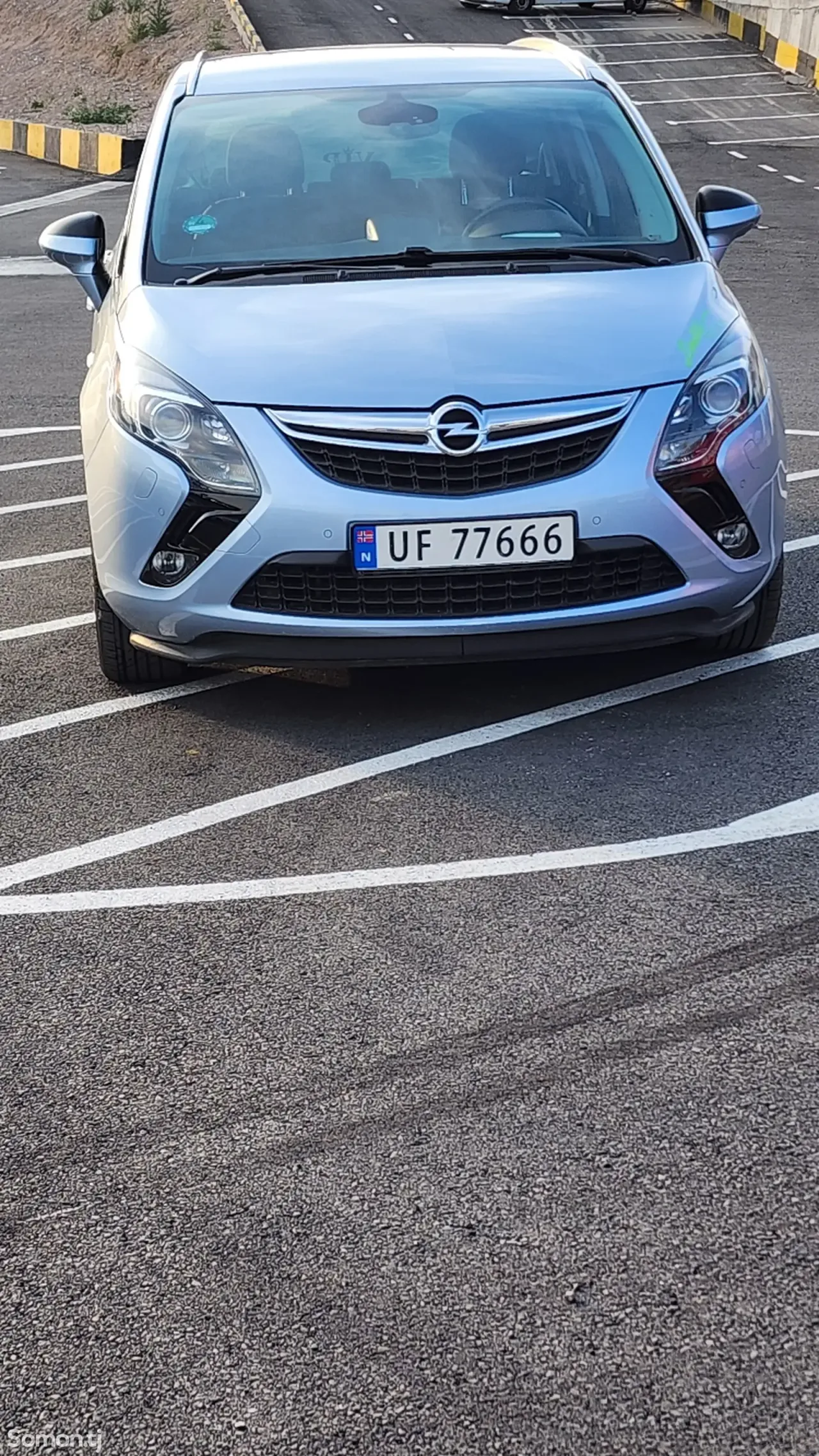 Opel Zafira 2015 · 1.4 MT