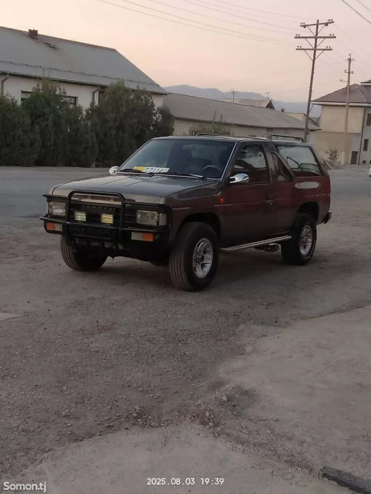 Nissan Terrano 1990 · 2.4 MT