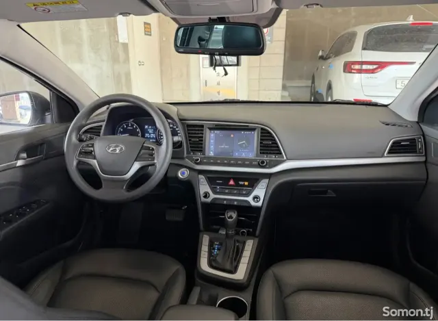 Hyundai Avante 2017 · 1.6 AT
