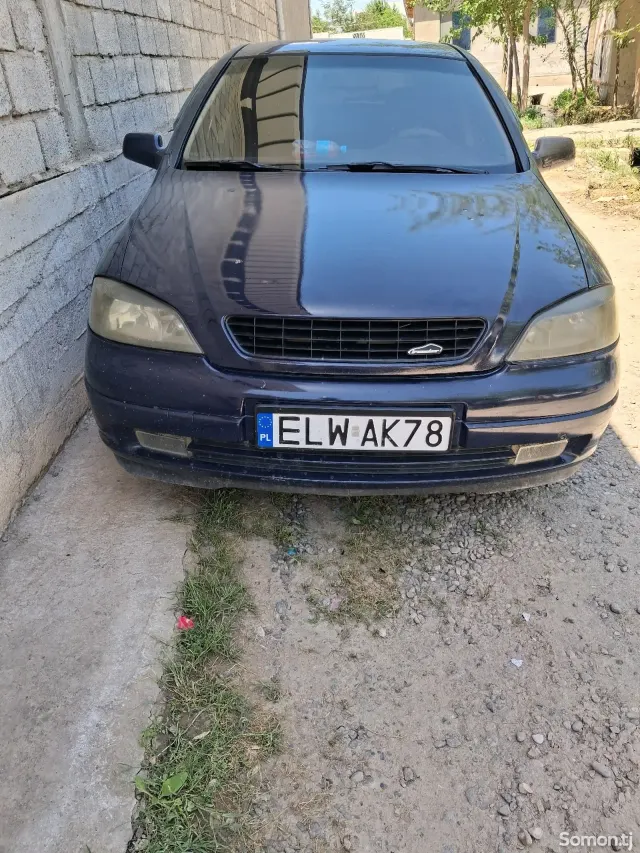 Opel Astra G 2001 · 1.6 MT
