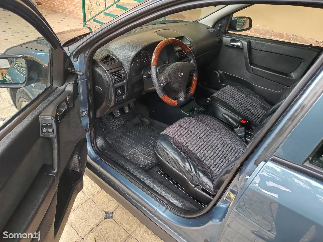 Opel Astra G 1998 · 1.6 MT