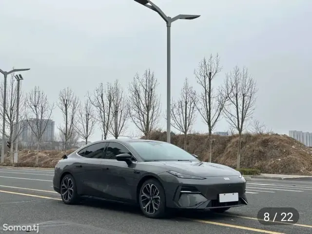 Geely Galaxy E8 2025 · 0.5 AT