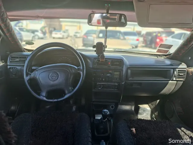 Opel Vectra A 1993 · 1.6 MT