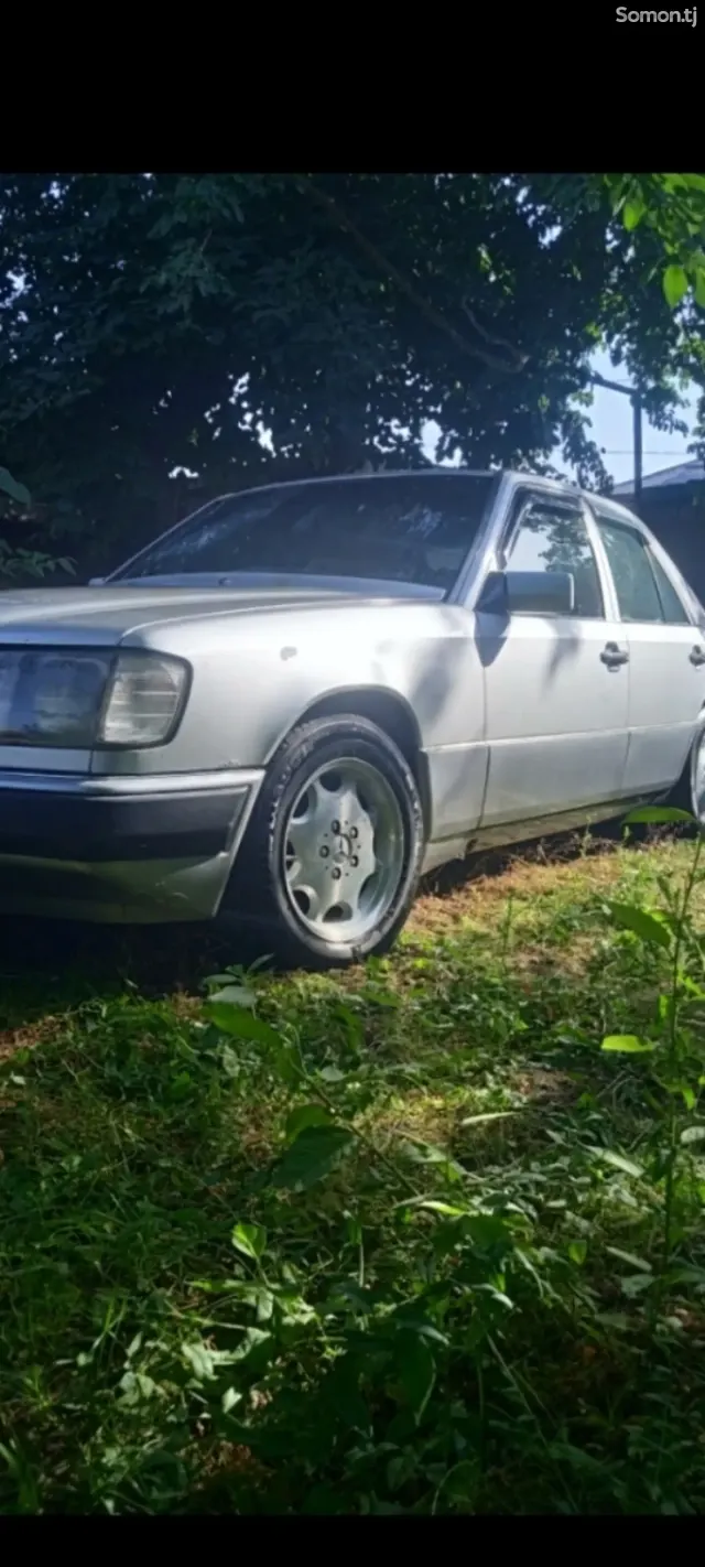 Mercedes-Benz W124 1992 · 2.0 MT