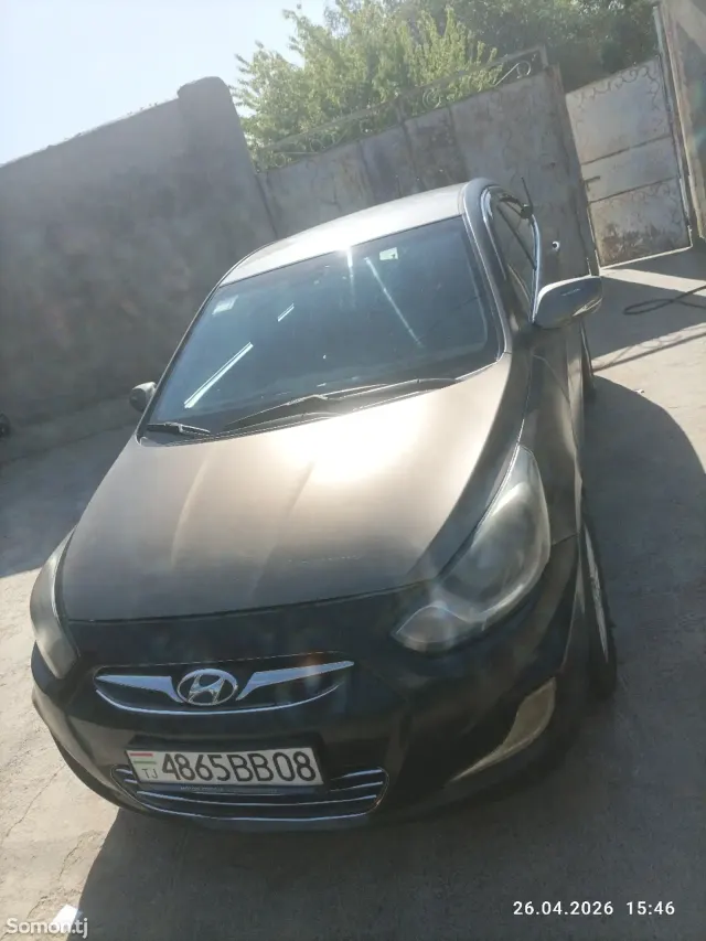 Hyundai Accent 2014 · 1.6 AT