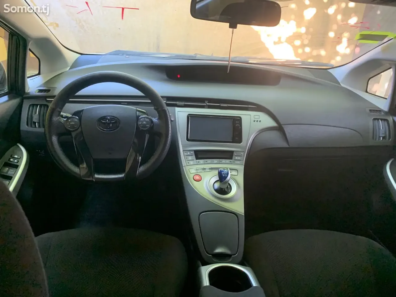 Toyota Prius 2014 · 1.8 AT