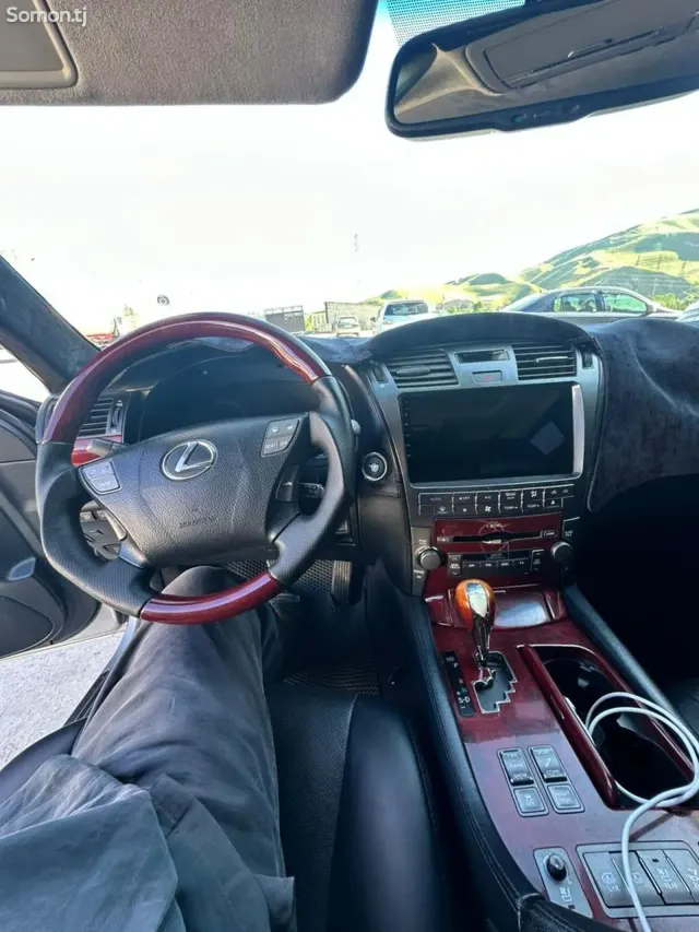 Lexus IS series 2008 · 3.5 AT