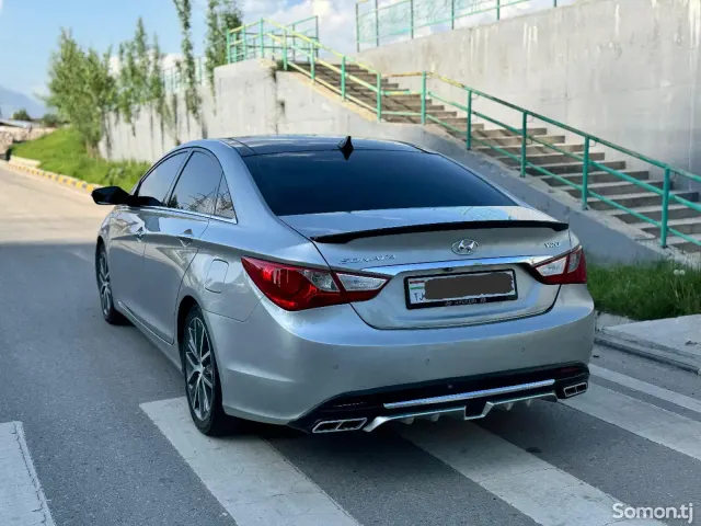 Hyundai Sonata 2010 · 2.0 AT