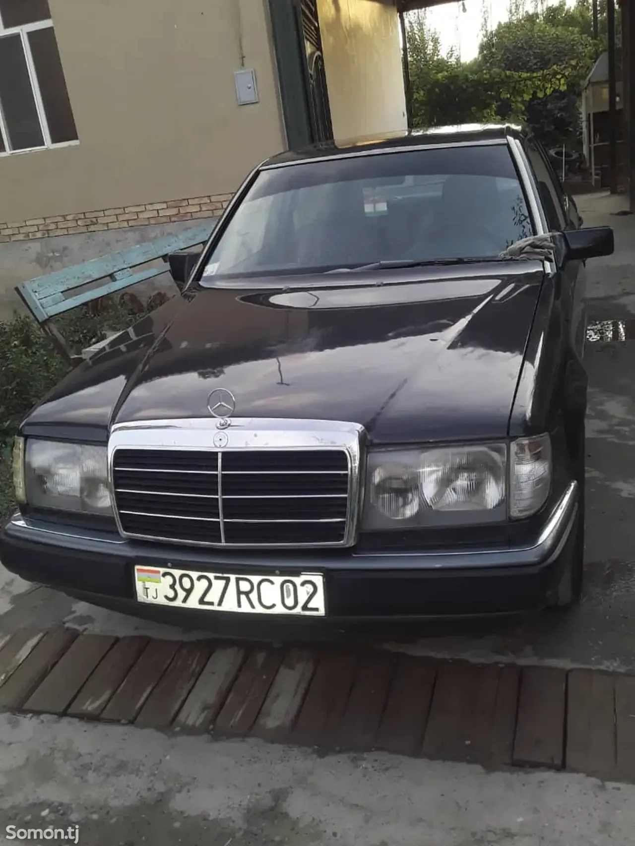 Mercedes-Benz W124 1992 · 2.5 MT