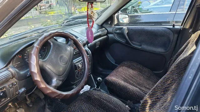 Opel Astra F 1996 · 1.6 MT