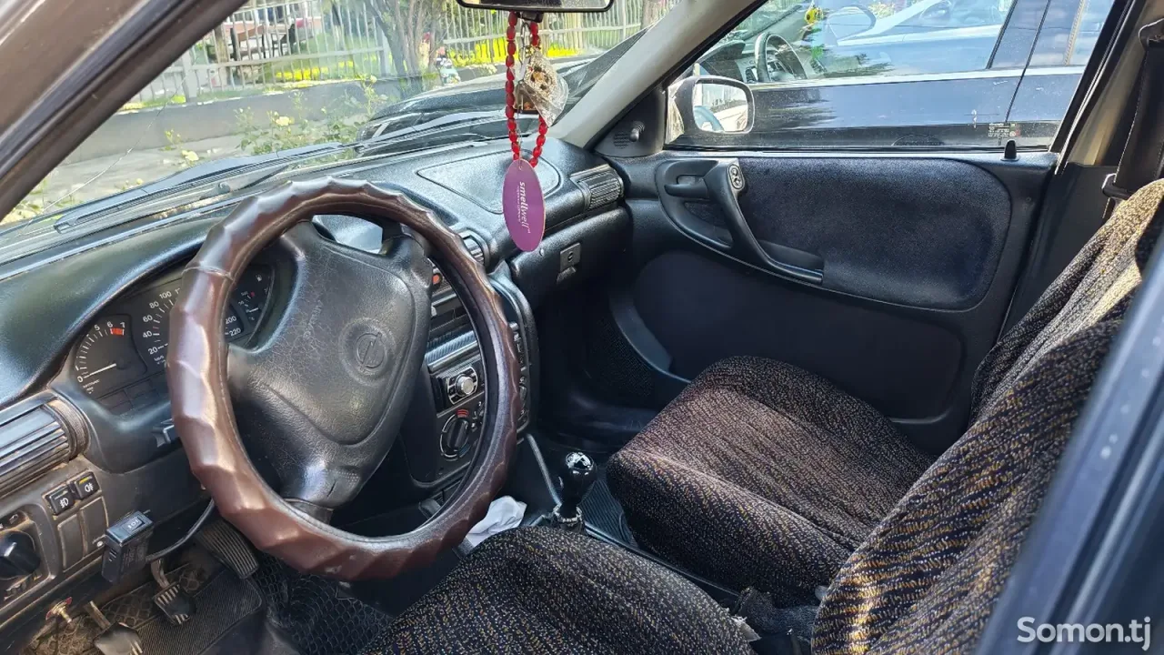 Opel Astra F 1996 · 1.6 MT