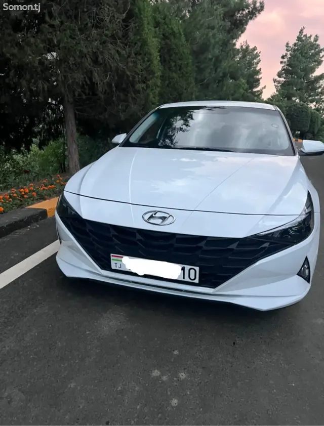Hyundai Elantra 2022 · 1.6 AT