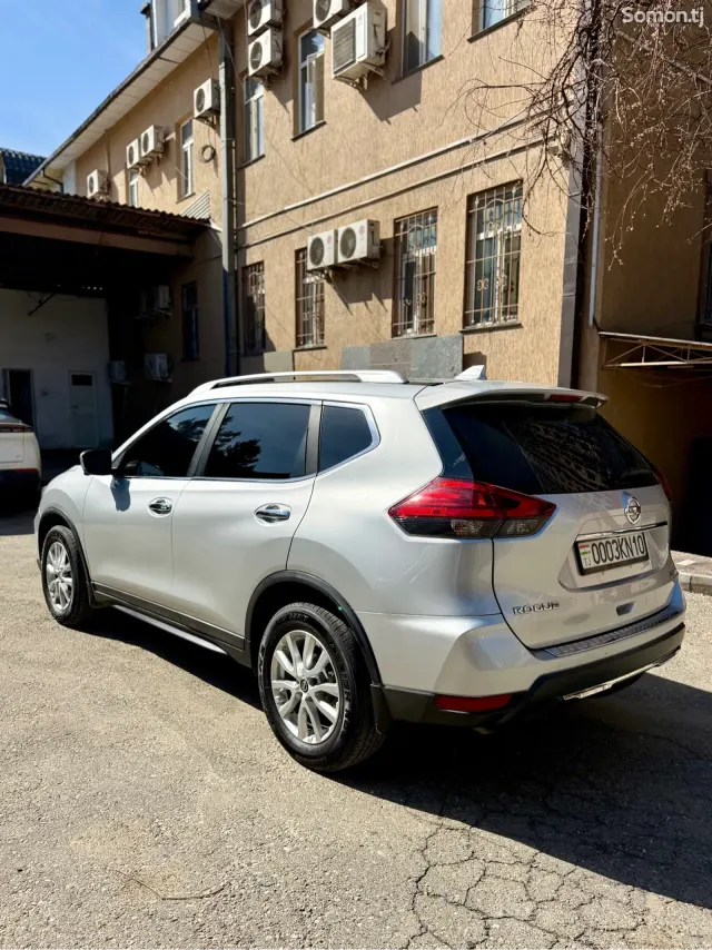 Nissan Rogue 2017 · 2.5 AT