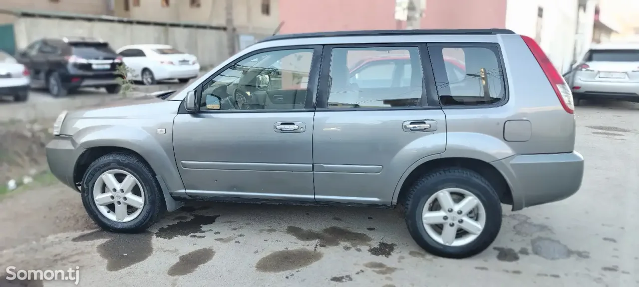 Nissan X-Trail 2007 · 2.0 AT