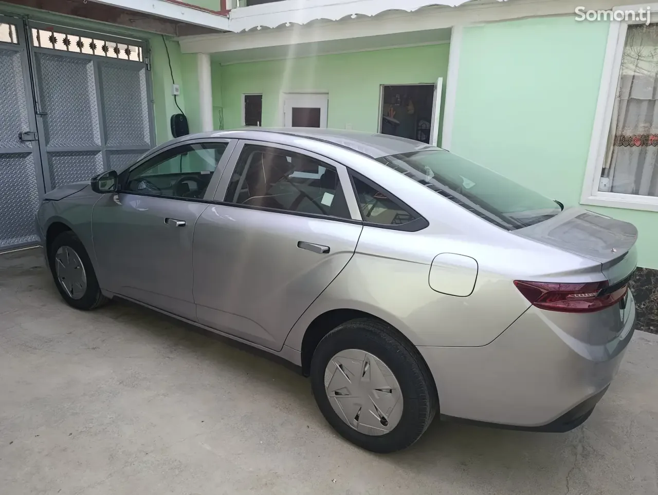Geely Geometry E 2024 · AT