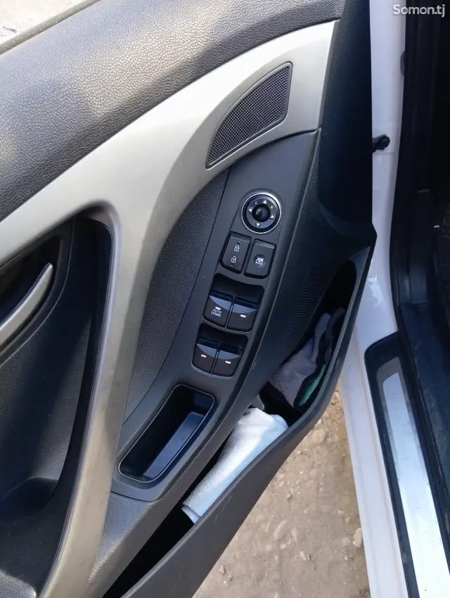 Hyundai Avante 2014 · 1.6 AT