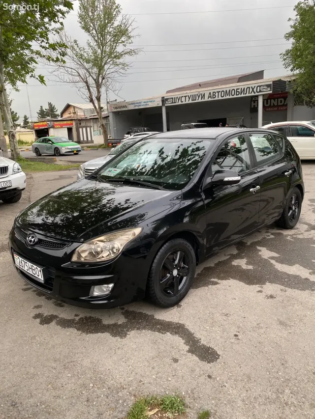 Hyundai i30 2010 · 1.6 AT