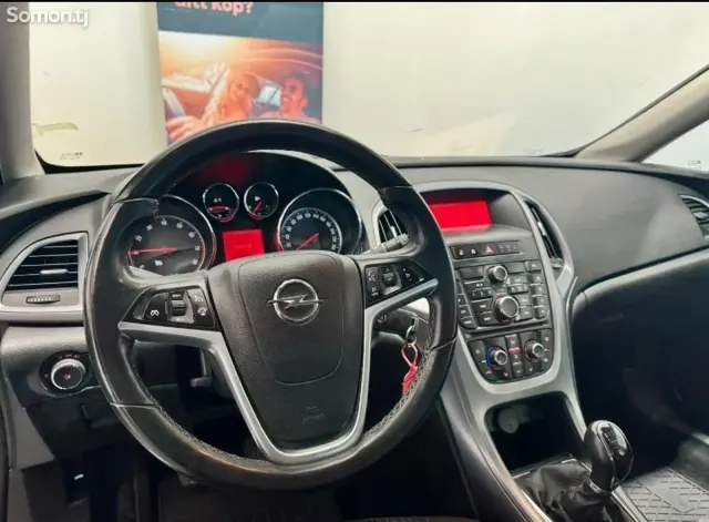 Opel Astra J 2014 · 1.6 MT