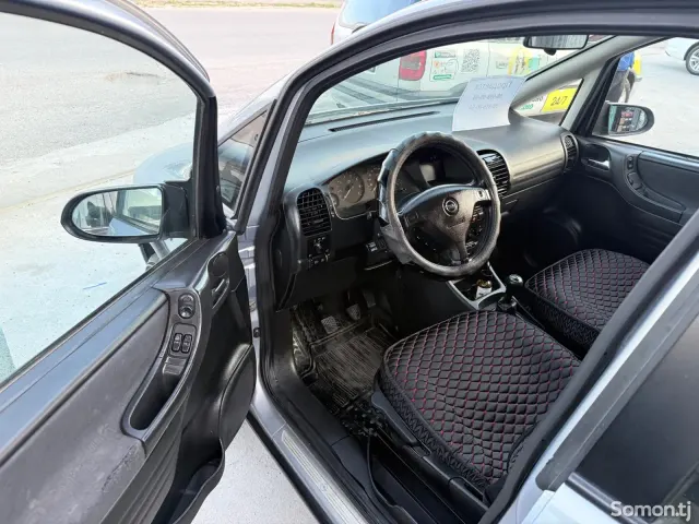 Opel Zafira 2002 · 1.8 MT