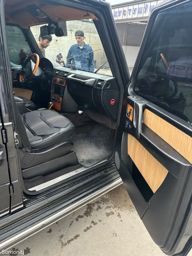 Mercedes-Benz G class 2009 · 5.5 AT